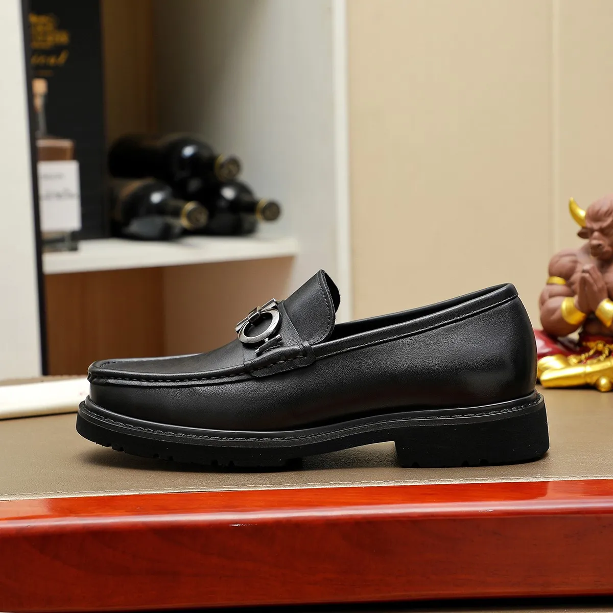 Men's shoes 💰500 Ferragamo [Ferragamo] top imported suit men's shoes 💯Original copy of the official website, product materials: selected imported embossed calfskin + luxury hardware buckle accessories ~ imported water-dyed cow 🐂 leather lining. Strong three-dimensional visual effect, original combination outsole, multiple colors available😘 Size: 38-44 (.45.46. Customized)